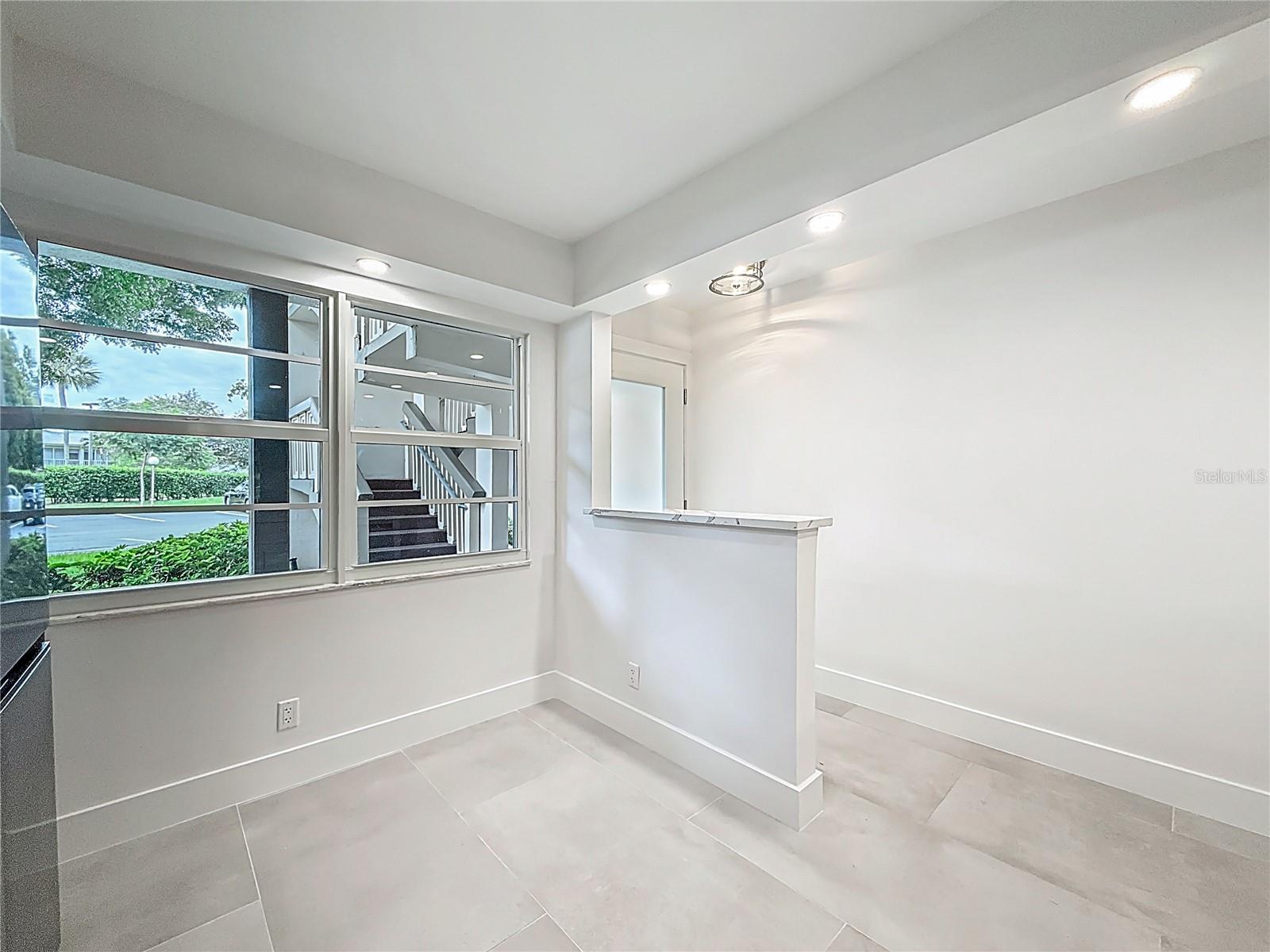 Image 9 of 42 For 4701 Martinique Drive L1