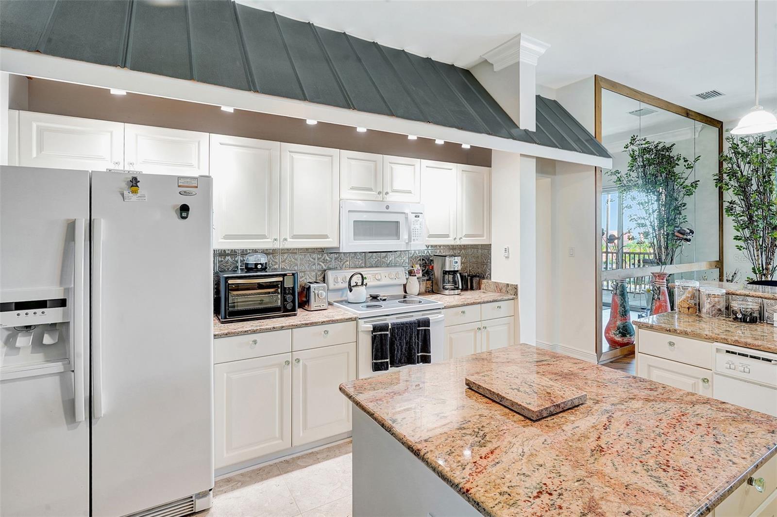 Image 14 of 58 For 2060 Matecumbe Key Road 2803