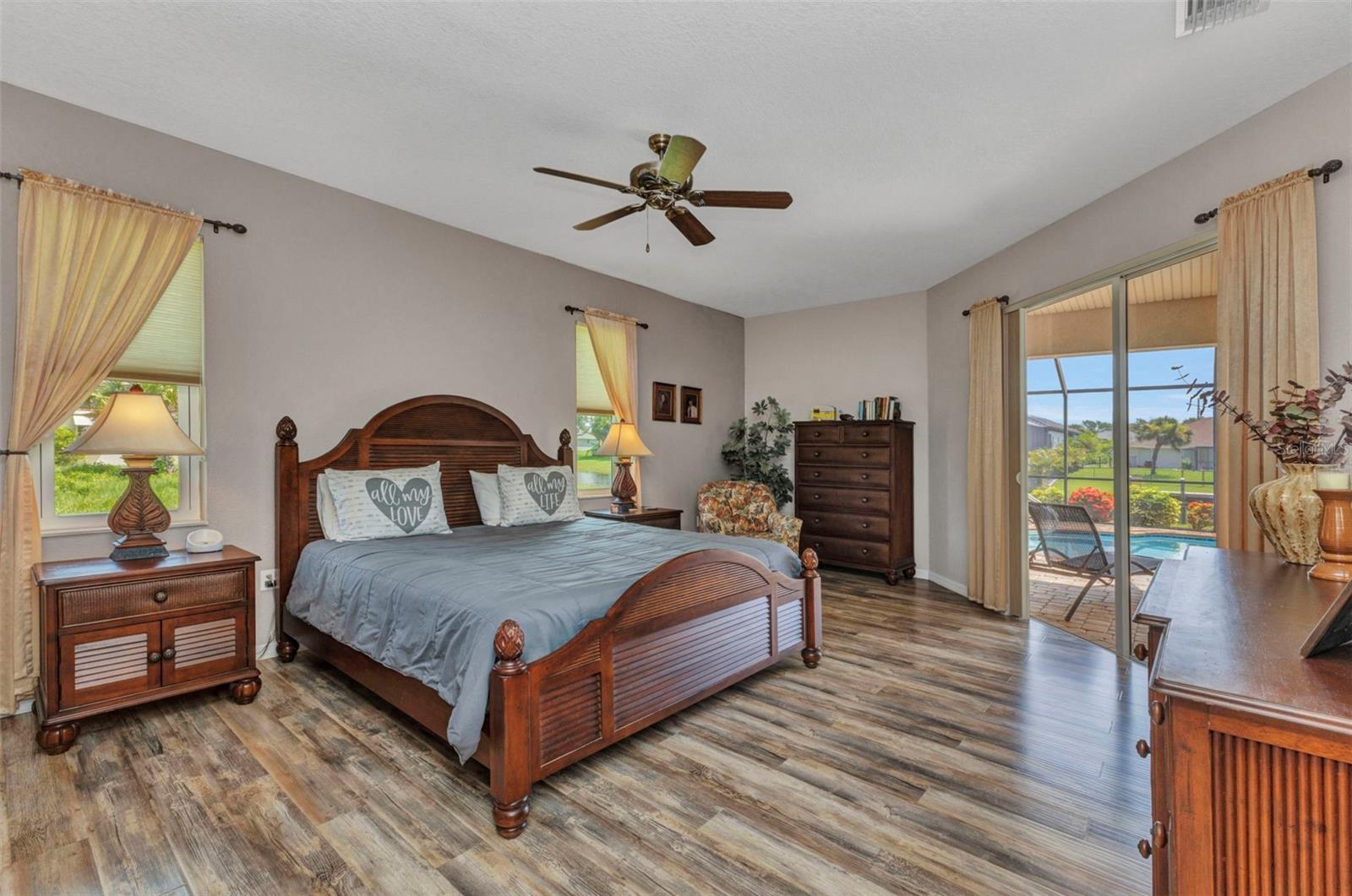 Image 13 of 100 For 771 Rotonda Circle