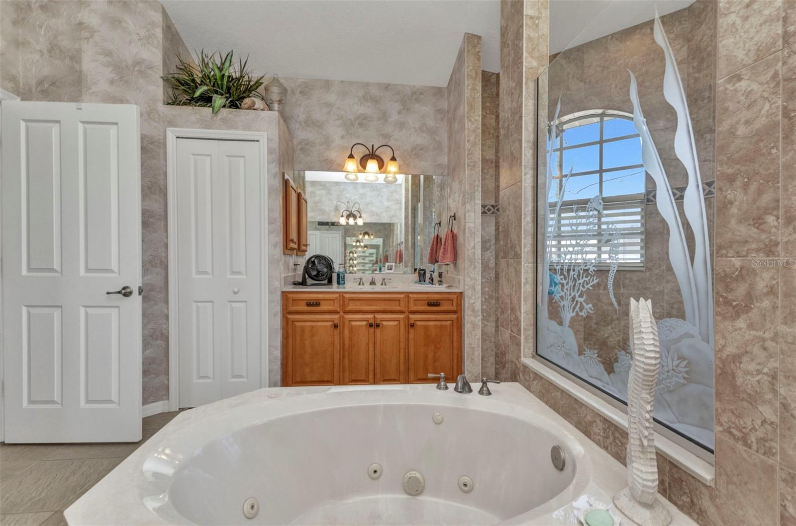 Image 22 of 100 For 771 Rotonda Circle
