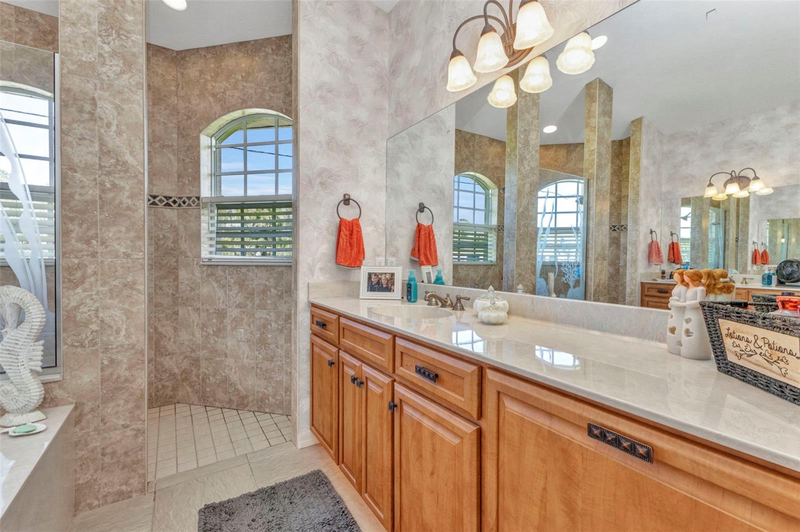 Image 25 of 100 For 771 Rotonda Circle