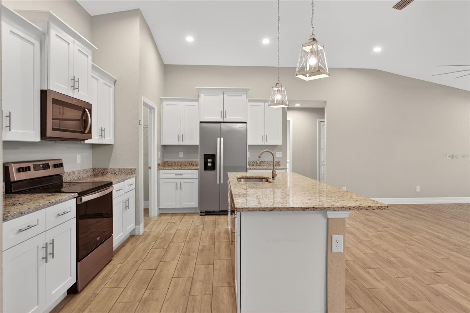 Image 11 of 38 For 14464 Fort Myers Avenue