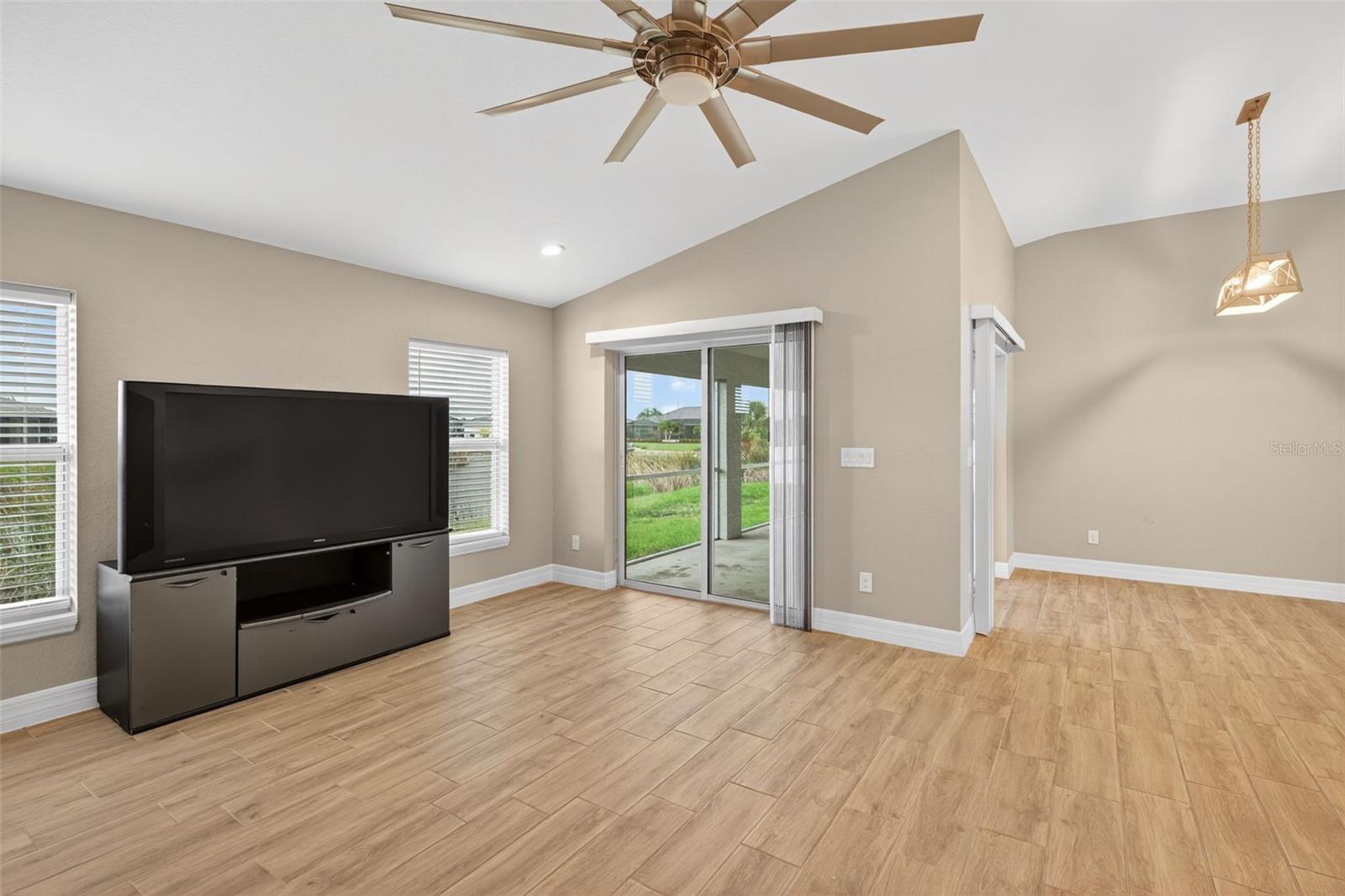 Image 13 of 38 For 14464 Fort Myers Avenue