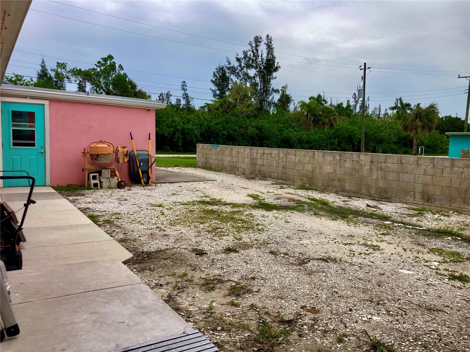 Image 37 of 95 For 232 Darst Avenue