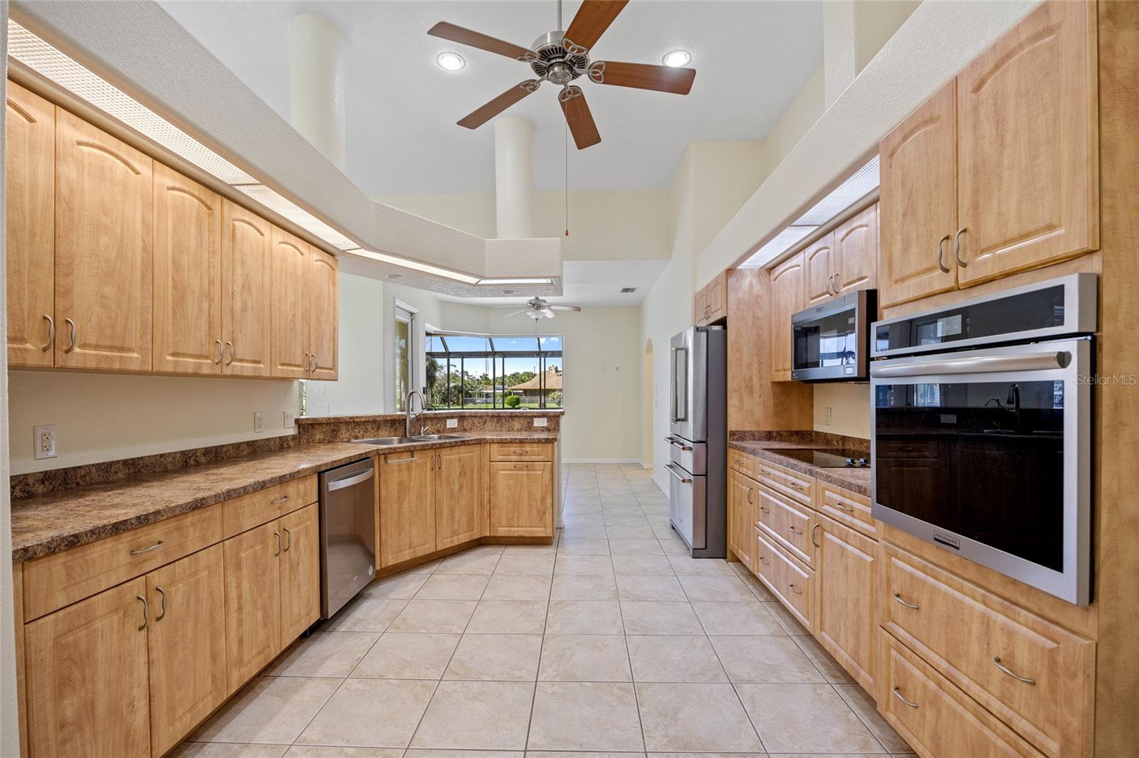 Image 12 of 48 For 18649 Klingler Circle