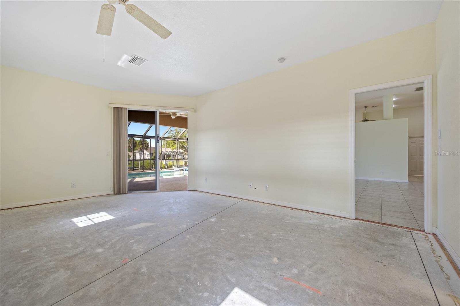 Image 19 of 48 For 18649 Klingler Circle
