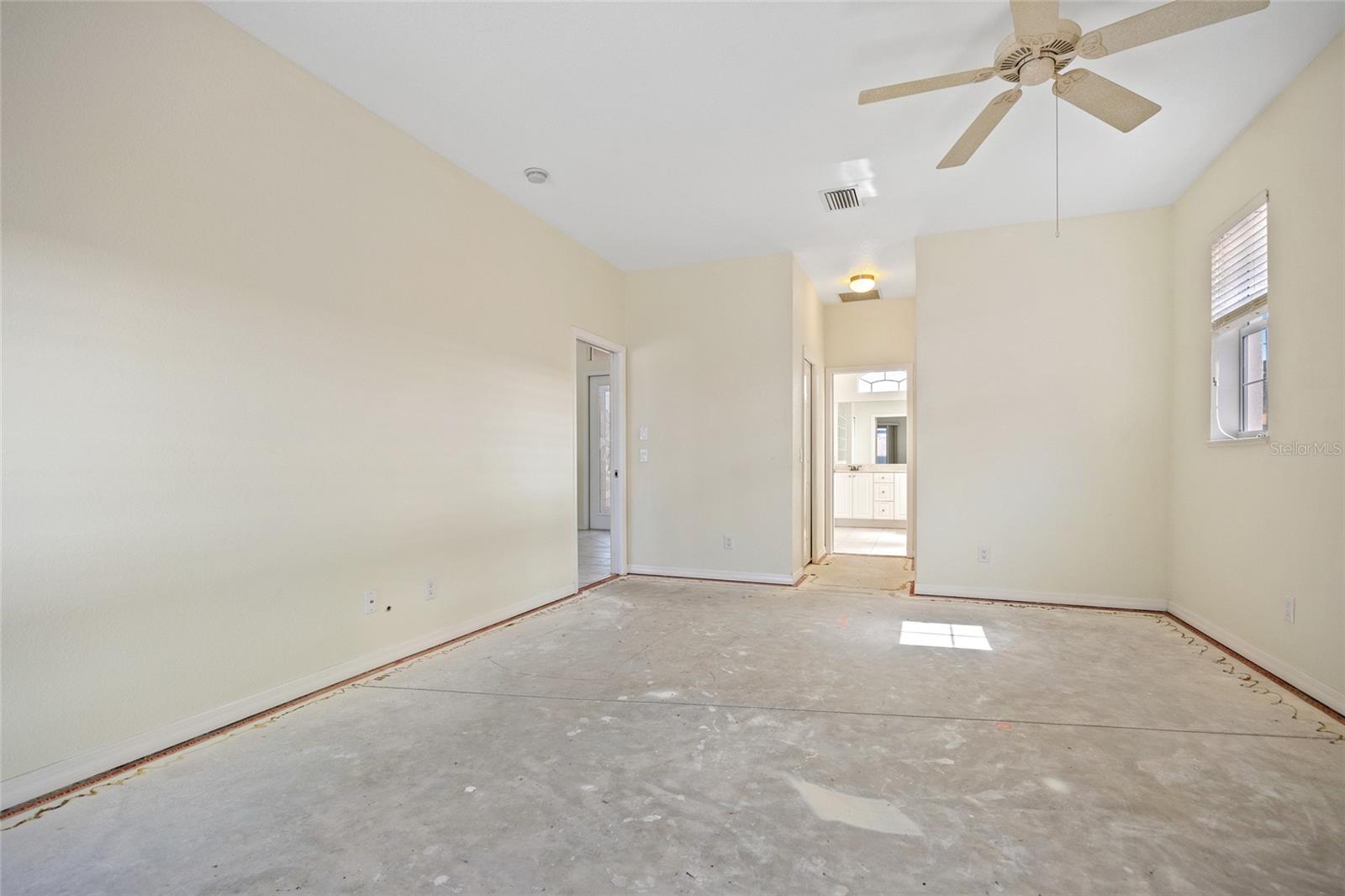 Image 20 of 48 For 18649 Klingler Circle