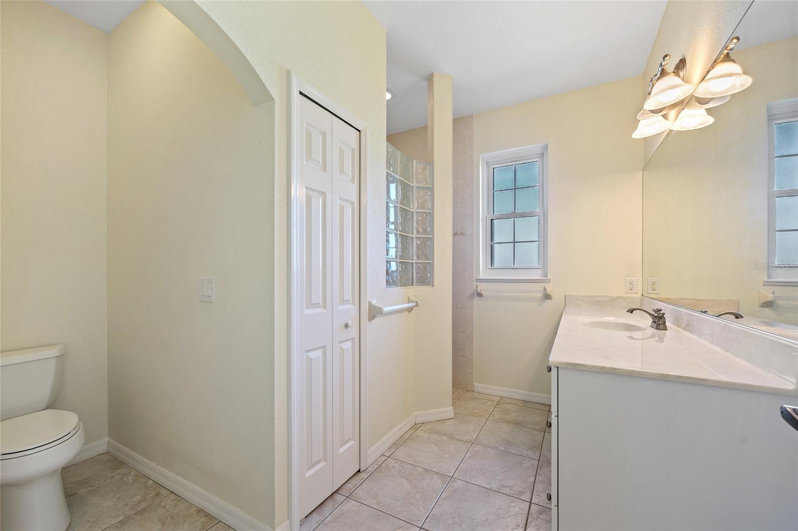 Image 26 of 48 For 18649 Klingler Circle