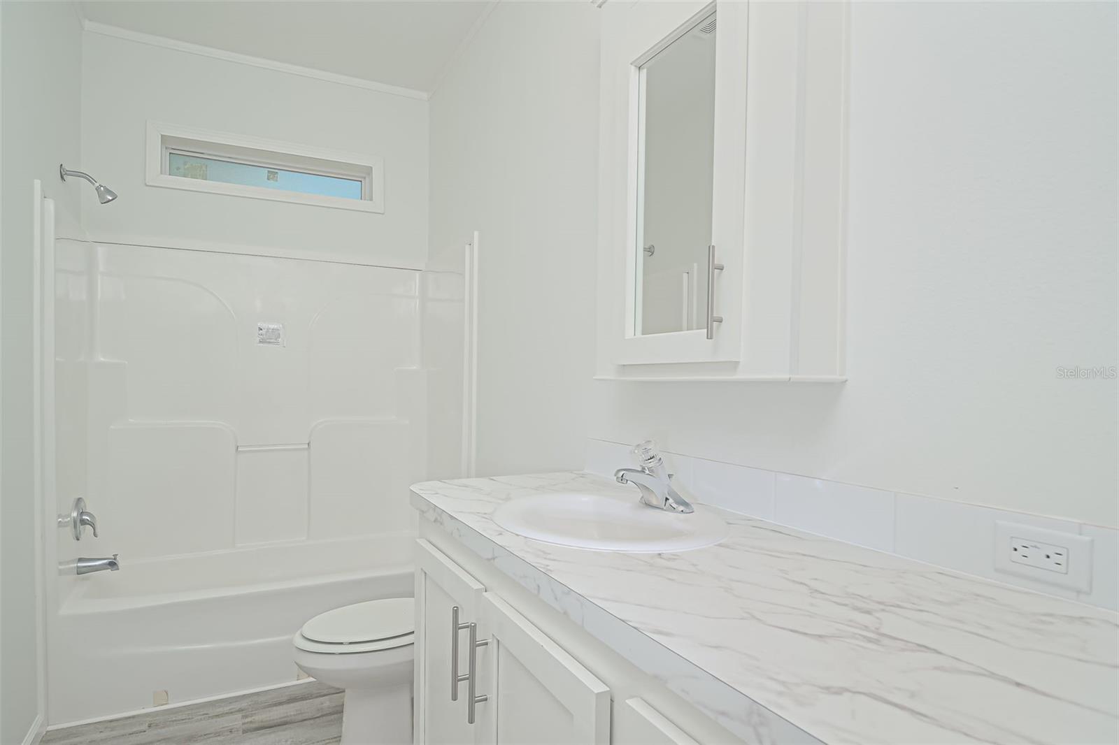 Image 17 of 24 For 8191 Strasse Boulevard