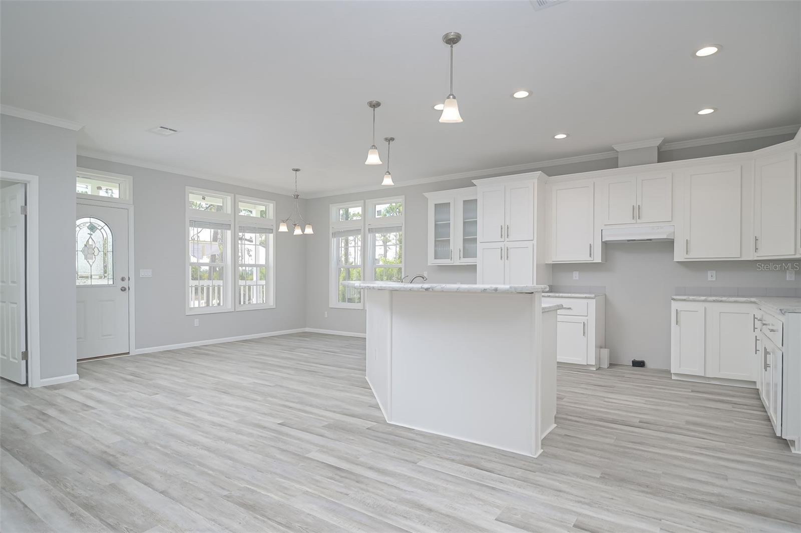 Image 5 of 24 For 8191 Strasse Boulevard