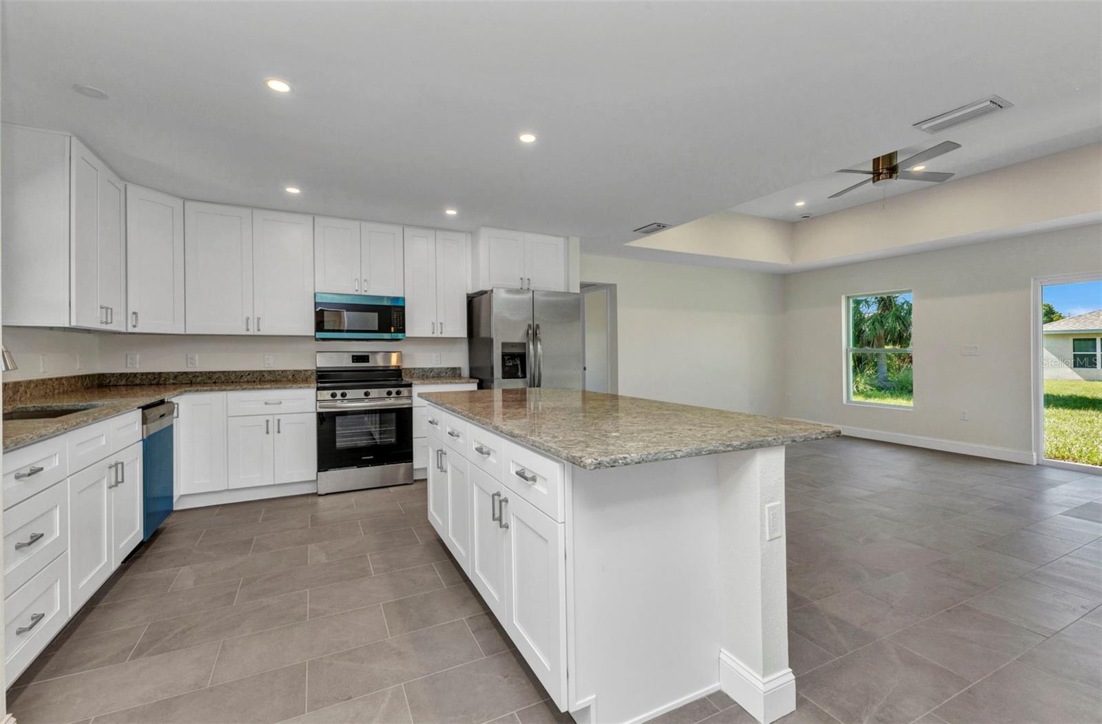 Image 8 of 36 For 3435 Price Boulevard