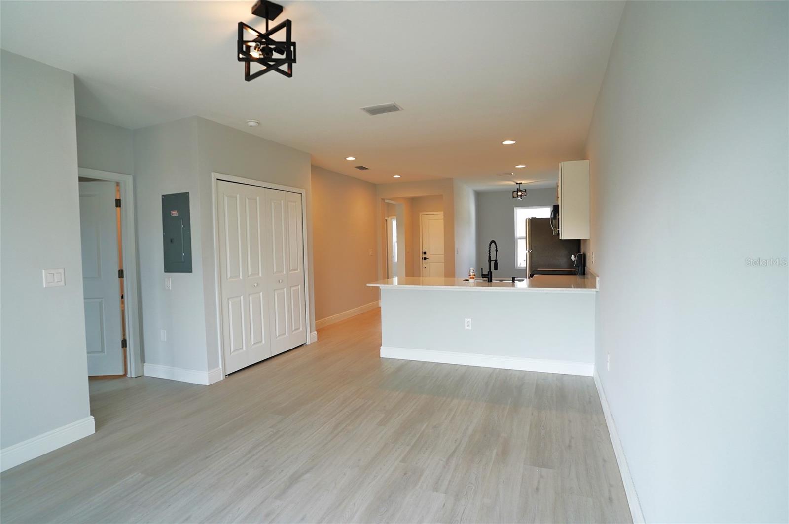 Image 10 of 46 For 17070 Byron Avenue 17072
