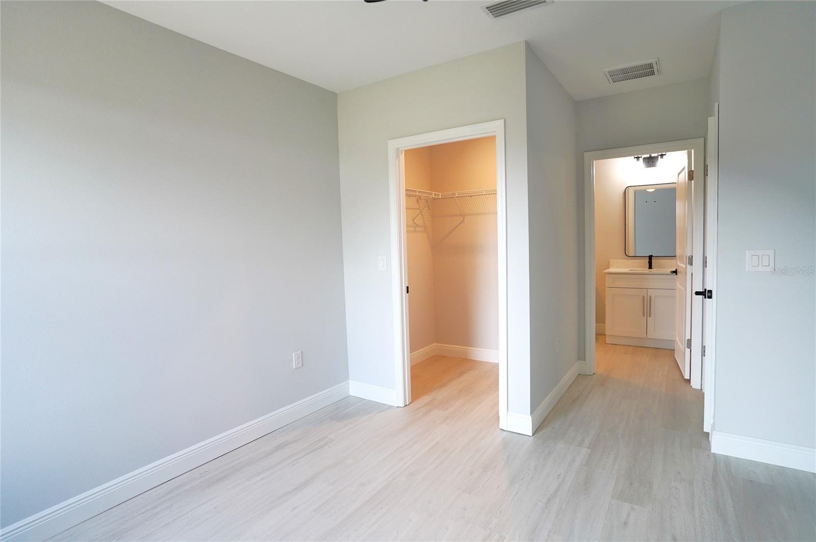 Image 12 of 46 For 17070 Byron Avenue 17072