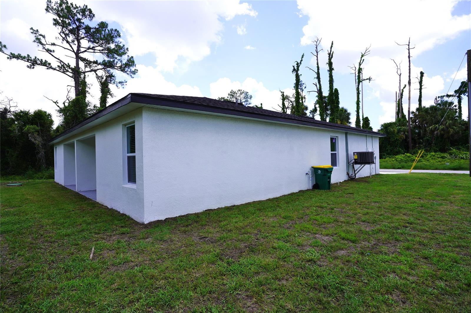 Image 4 of 46 For 17070 Byron Avenue 17072