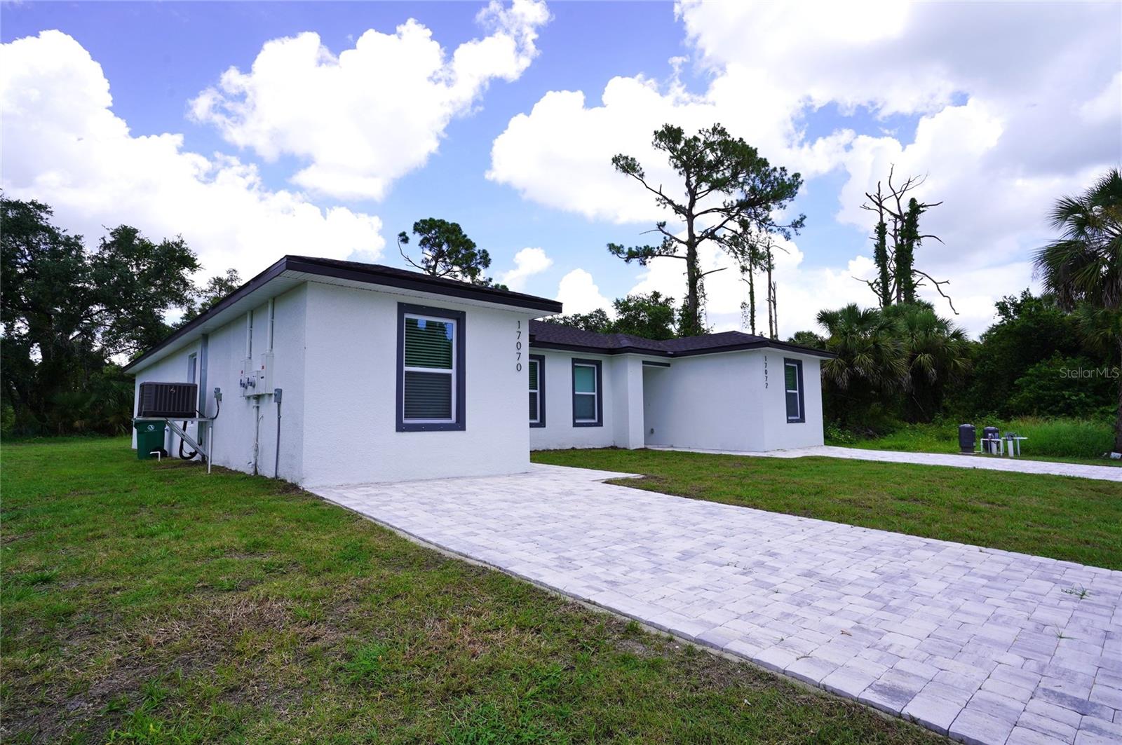 Image 5 of 46 For 17070 Byron Avenue 17072