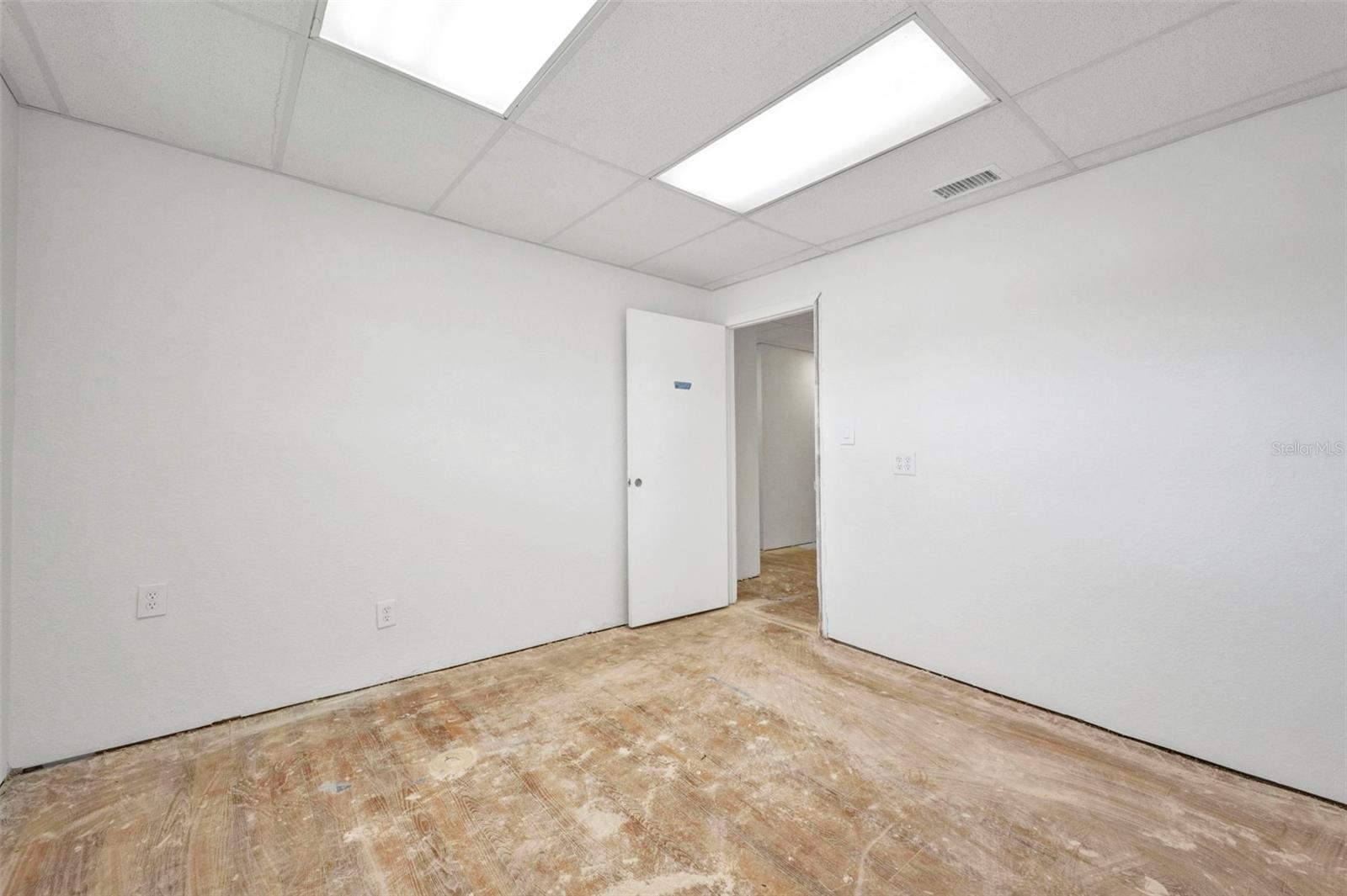 Image 20 of 36 For 3443 Tamiami Trail C