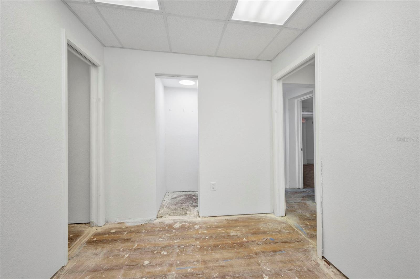 Image 24 of 36 For 3443 Tamiami Trail C