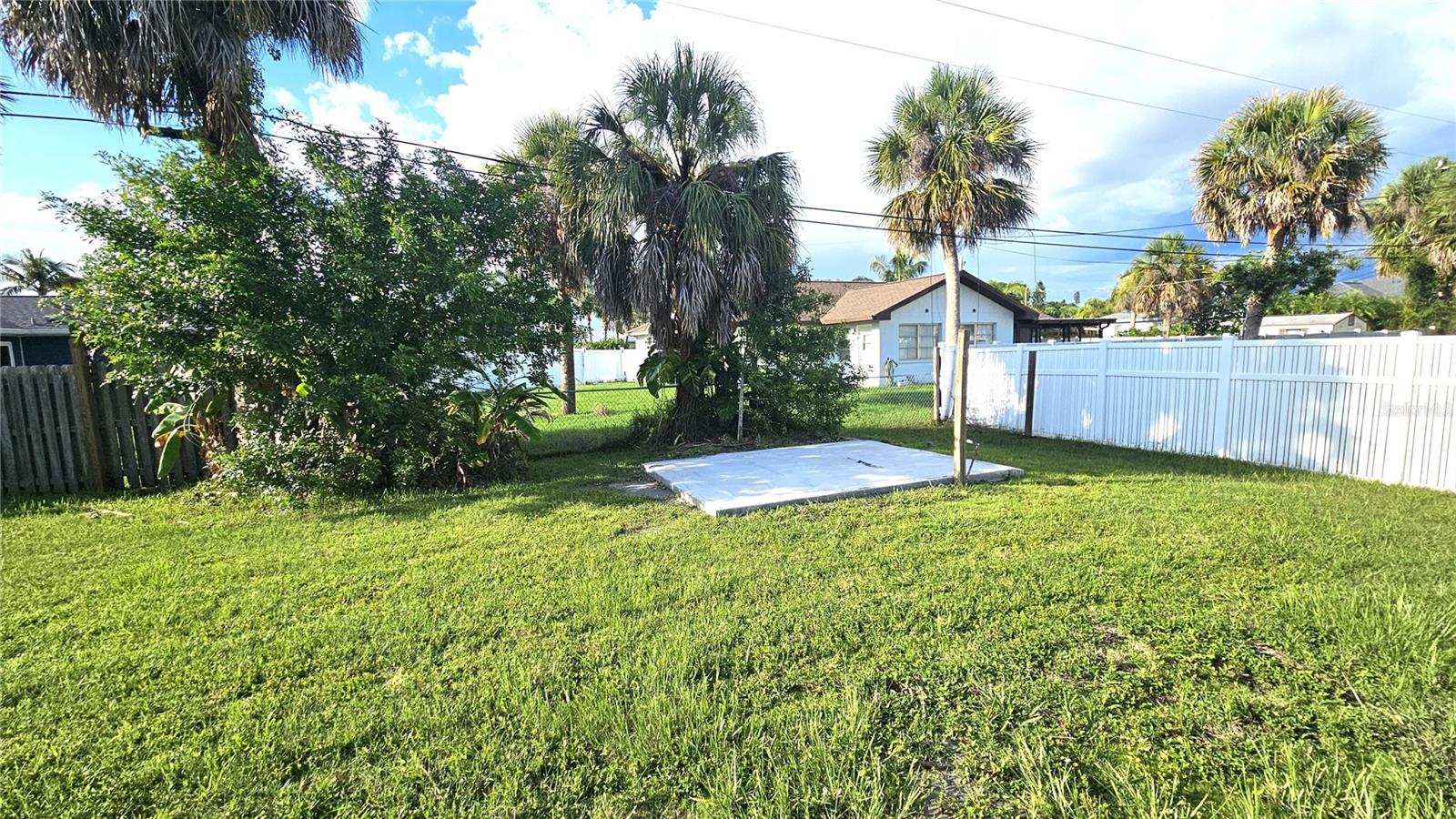 Image 22 of 23 For 708 Azure Road