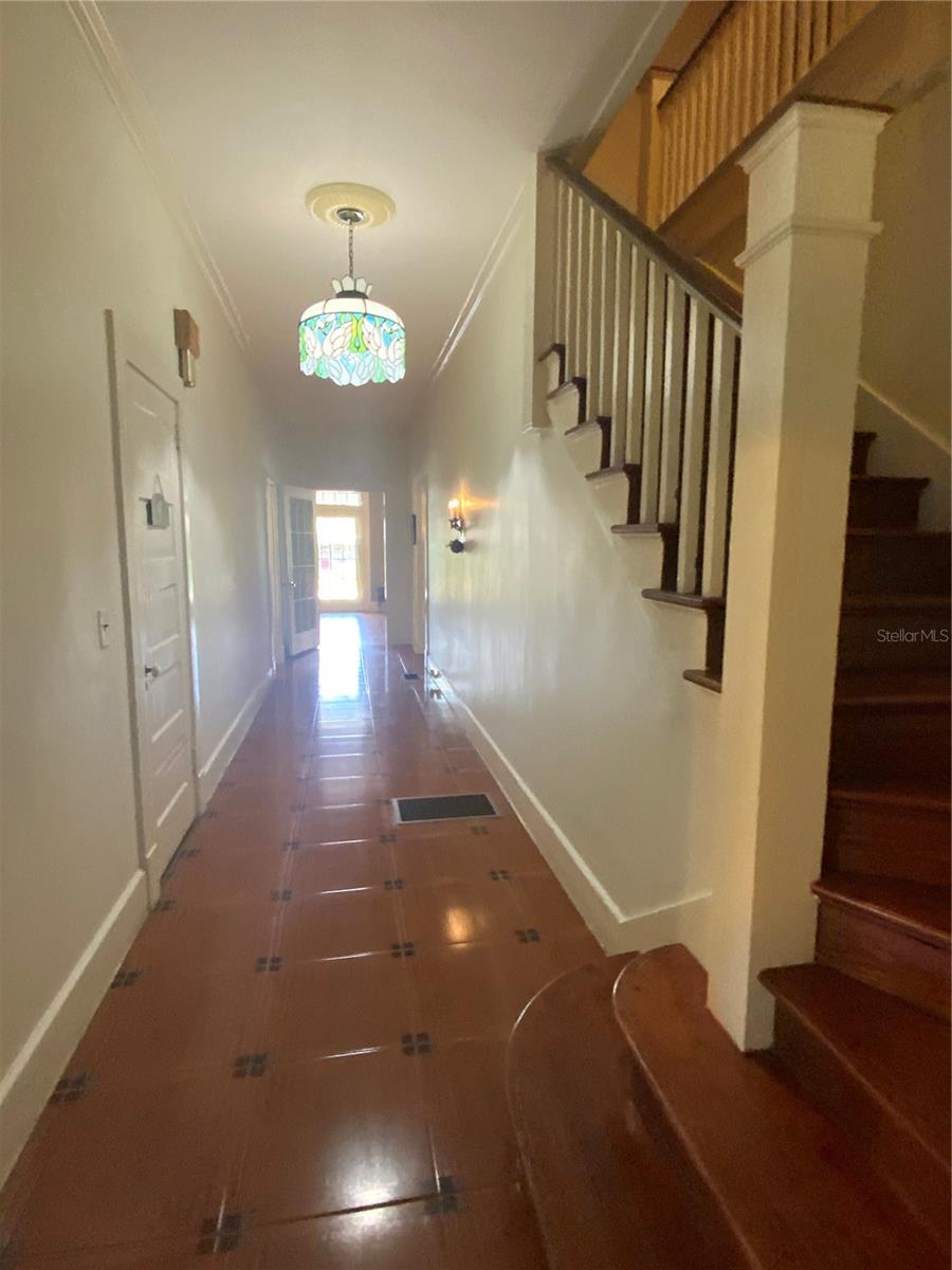 Image 16 of 46 For 606 Oak Street
