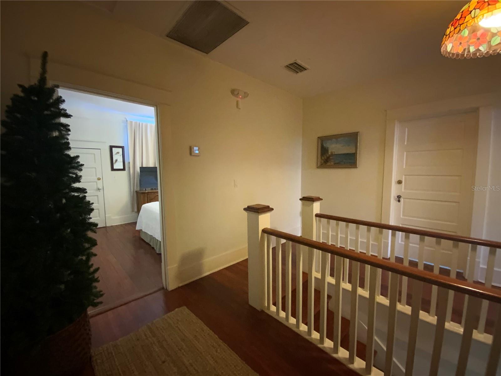 Image 18 of 46 For 606 Oak Street