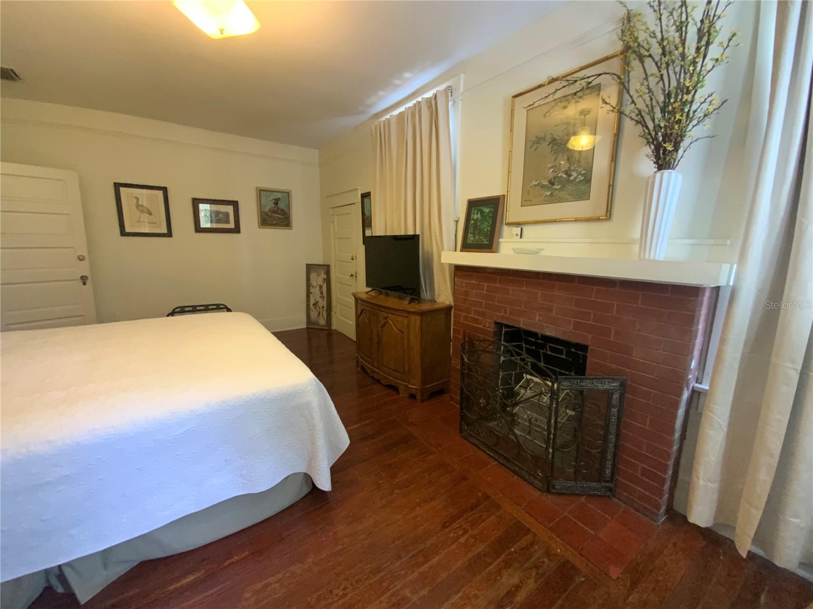 Image 21 of 46 For 606 Oak Street