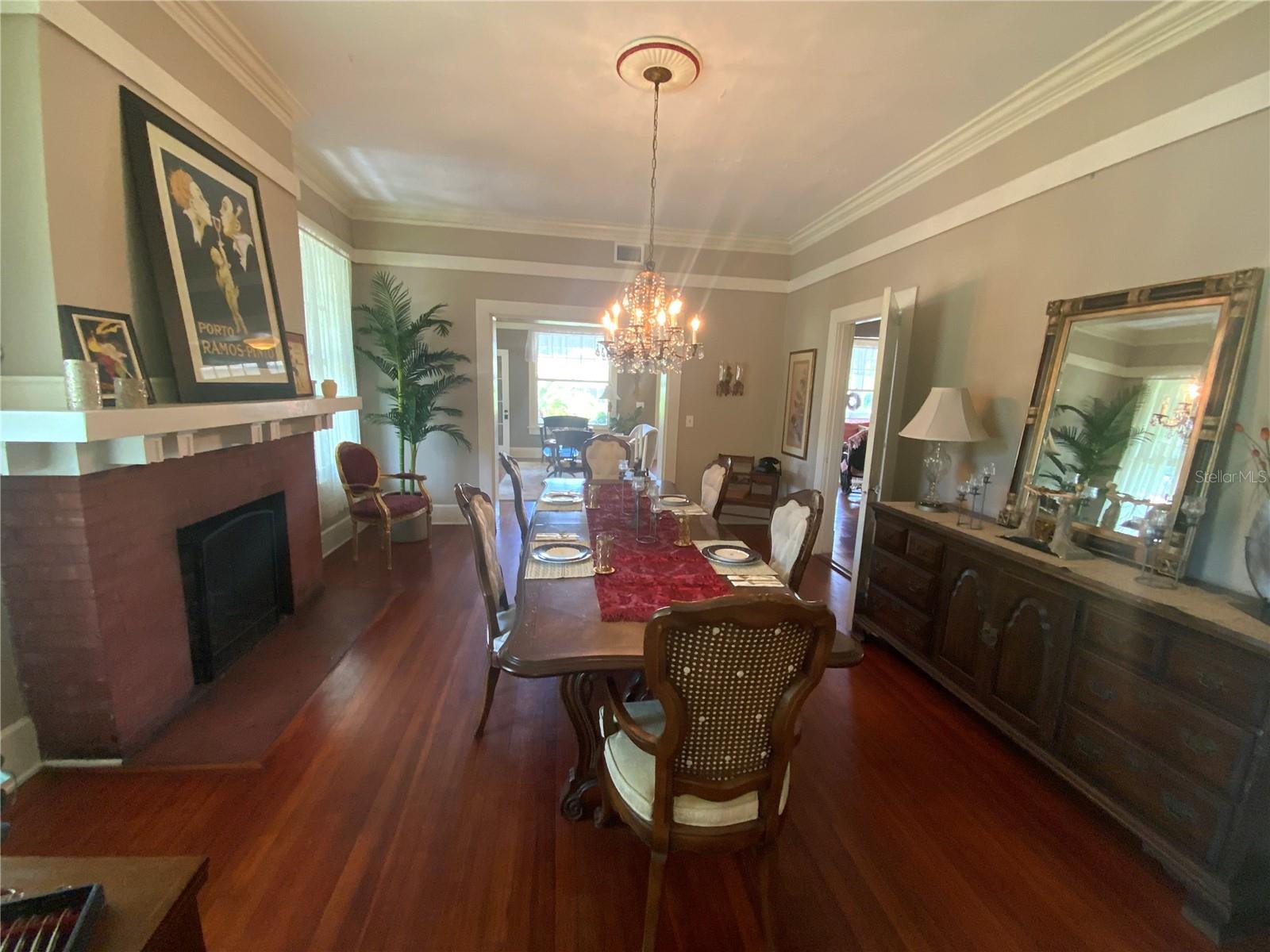 Image 9 of 46 For 606 Oak Street