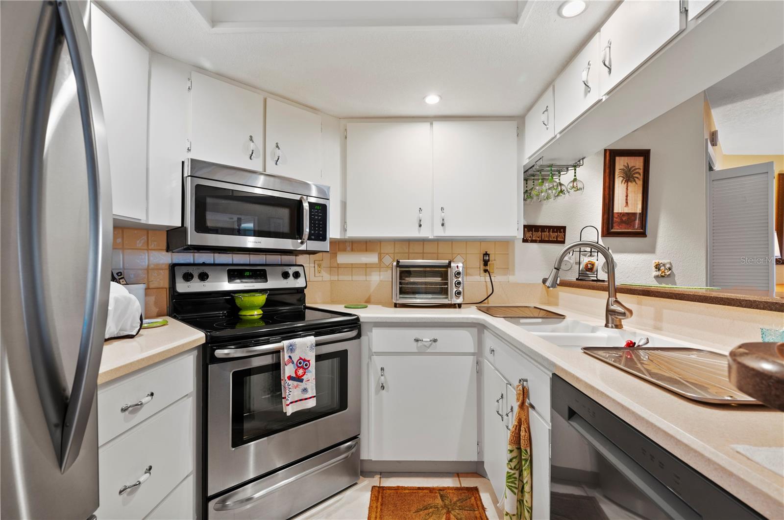 Image 10 of 32 For 2601 Marion Avenue 44c