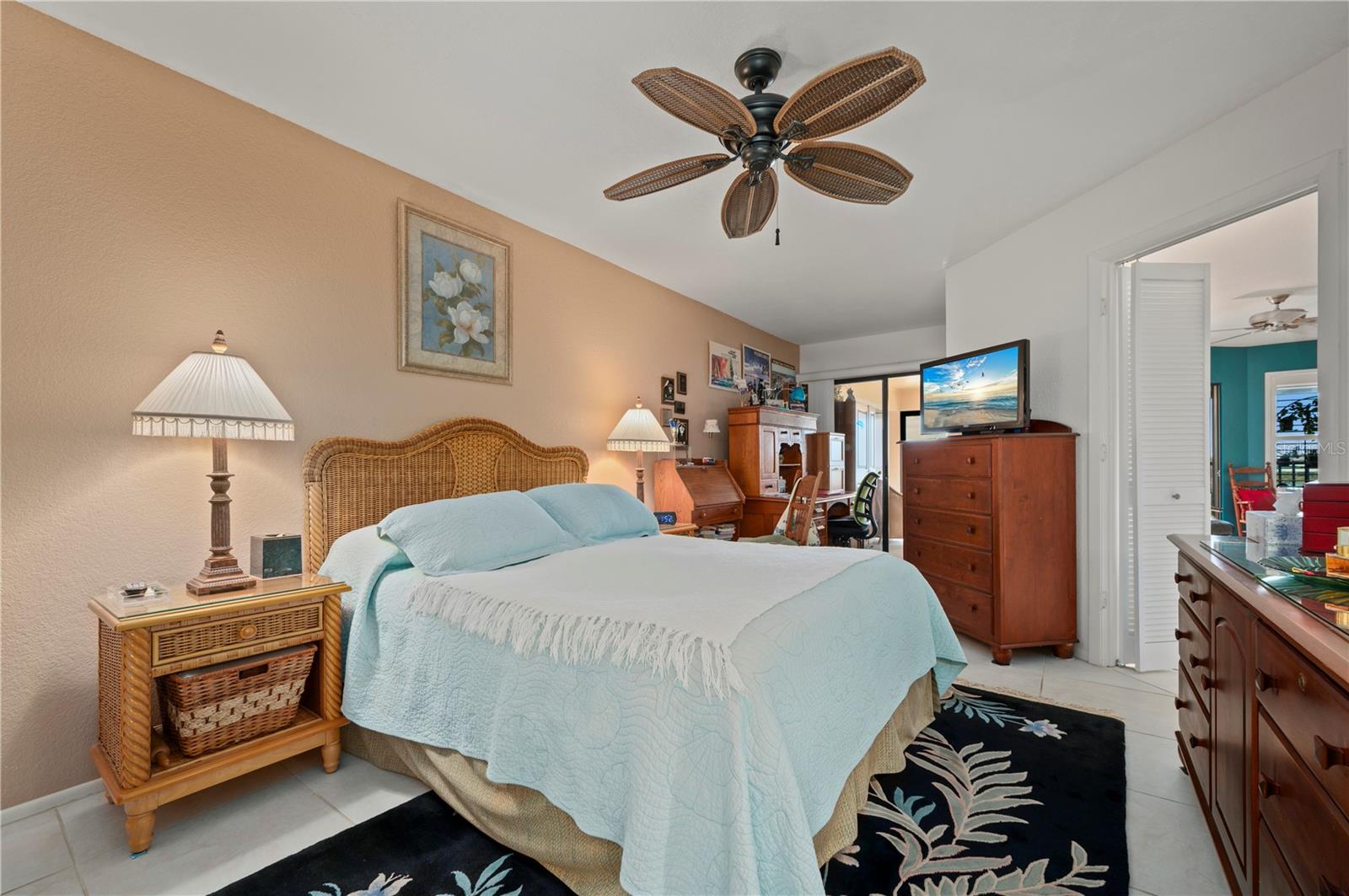 Image 20 of 32 For 2601 Marion Avenue 44c