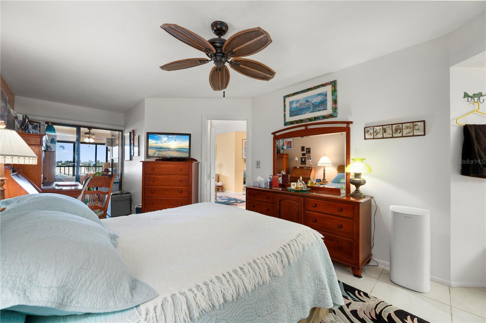 Image 21 of 32 For 2601 Marion Avenue 44c