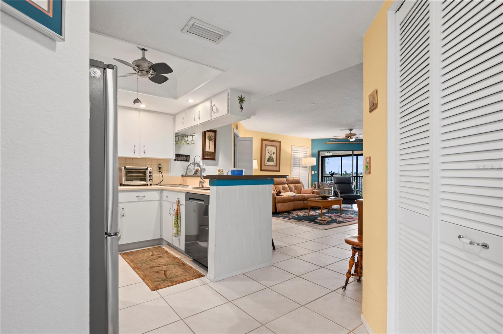 Image 8 of 32 For 2601 Marion Avenue 44c