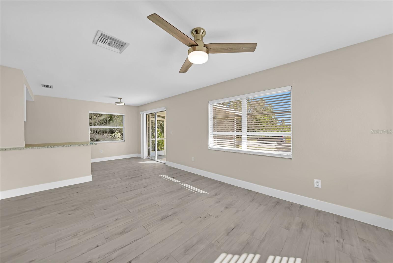 Image 11 of 33 For 3722 Rosemary Drive