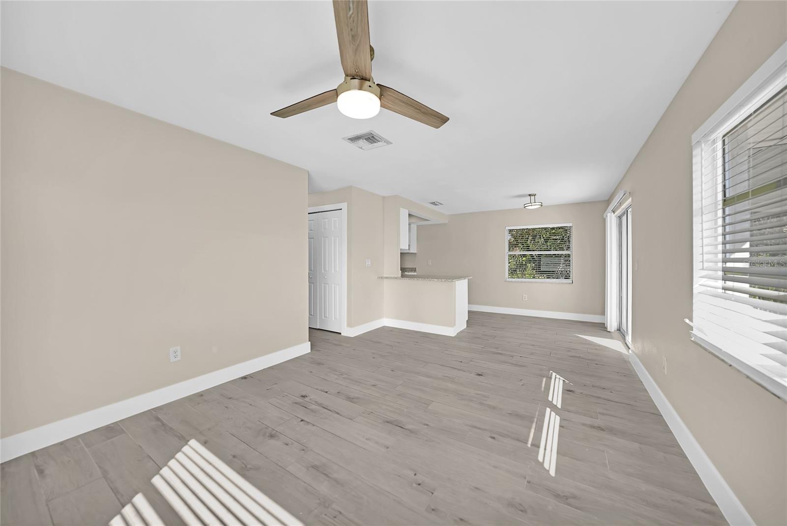 Image 4 of 33 For 3722 Rosemary Drive