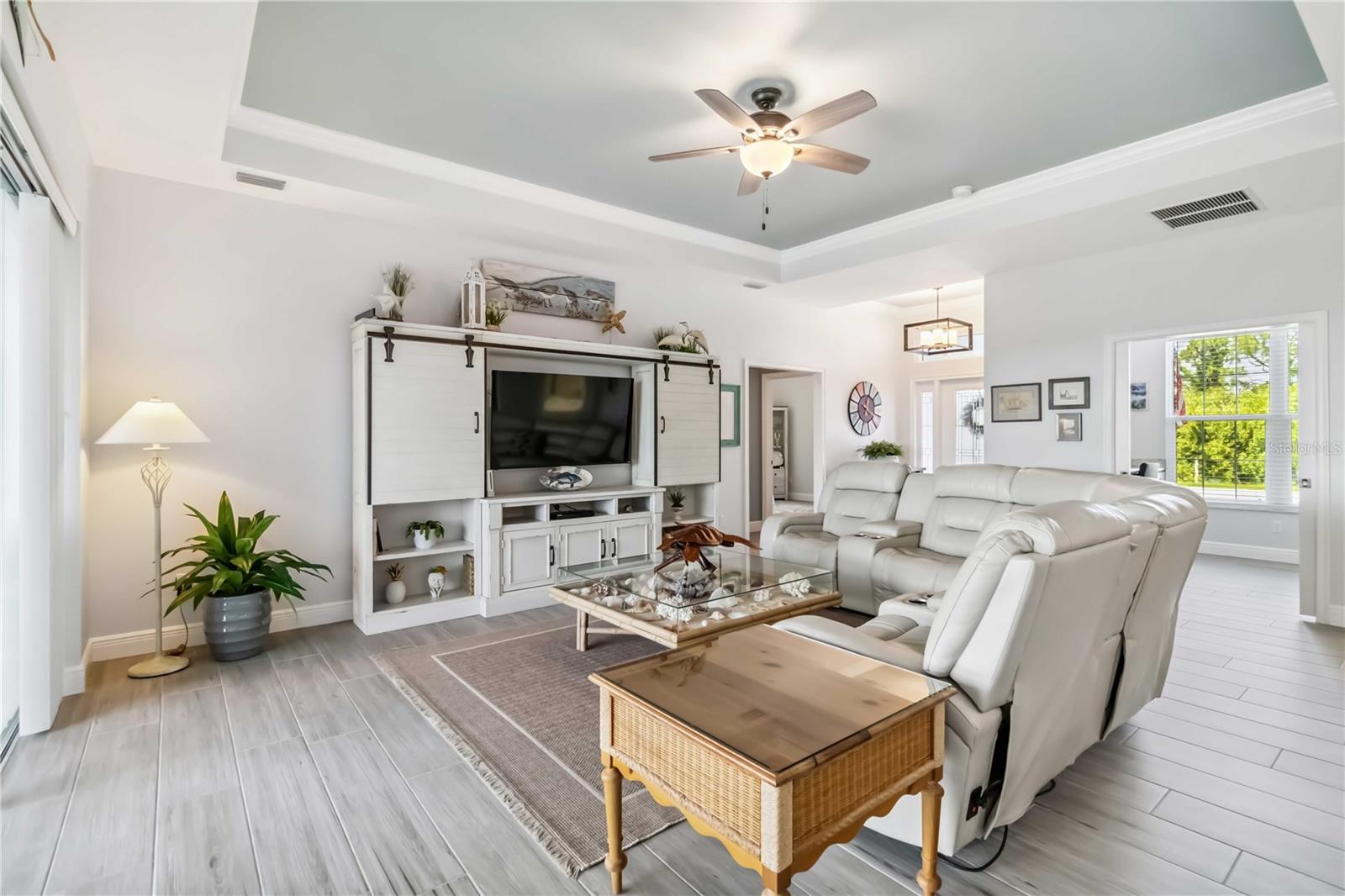 Image 12 of 77 For 13416 Trascoro Lane