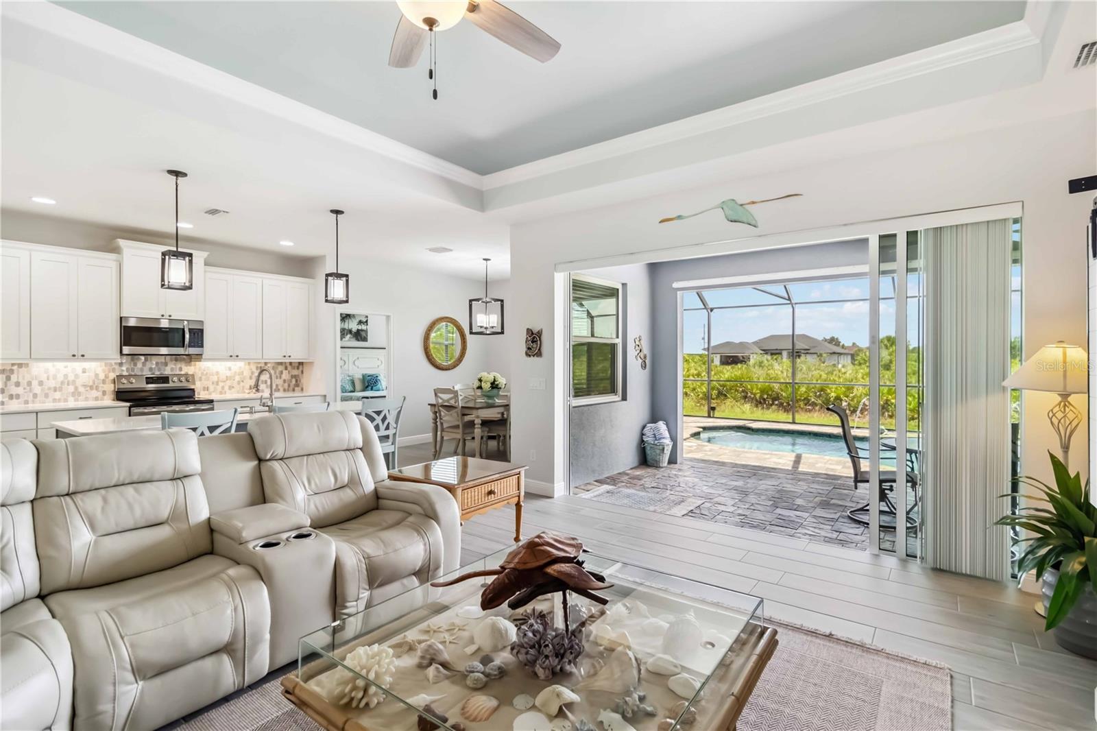 Image 16 of 77 For 13416 Trascoro Lane