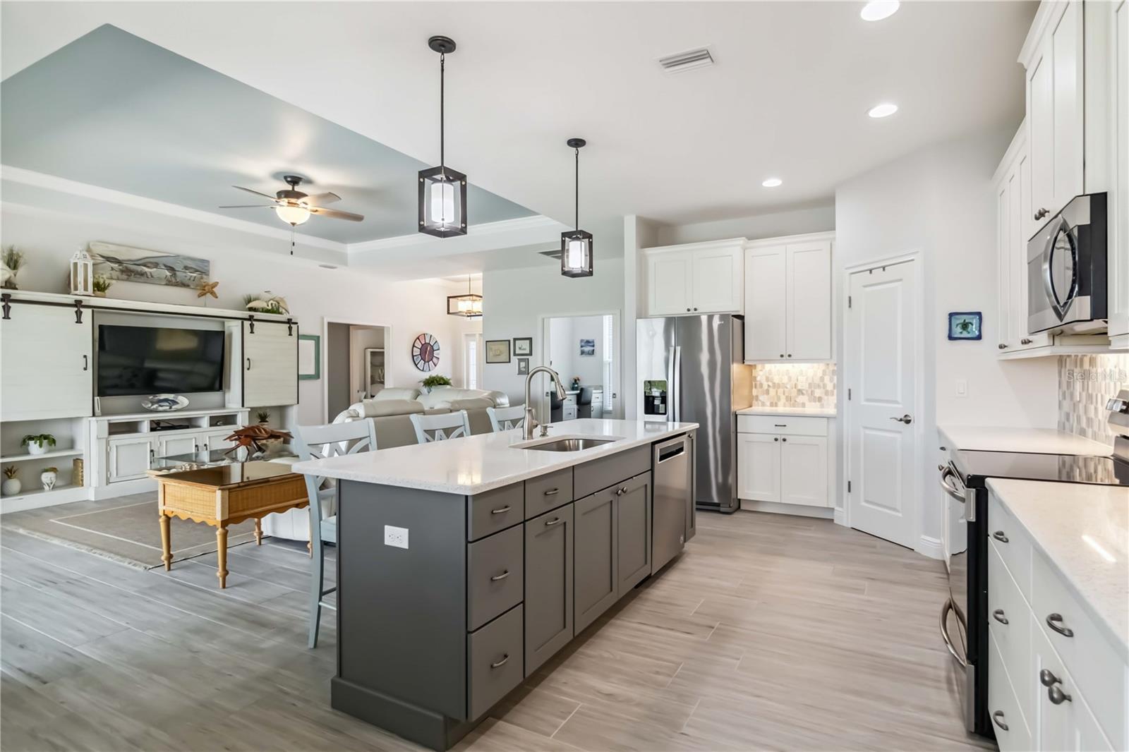 Image 17 of 77 For 13416 Trascoro Lane