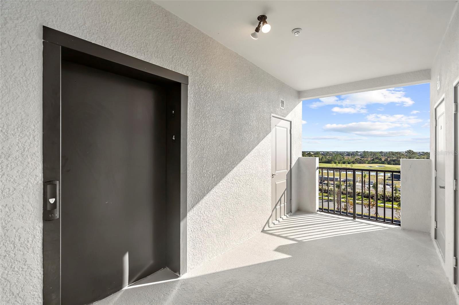 Image 24 of 62 For 17565 Opal Sand Drive 403