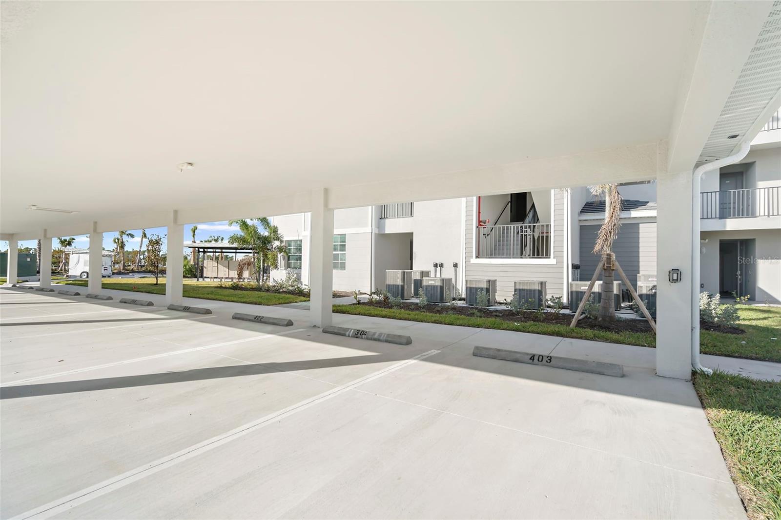 Image 26 of 62 For 17565 Opal Sand Drive 403