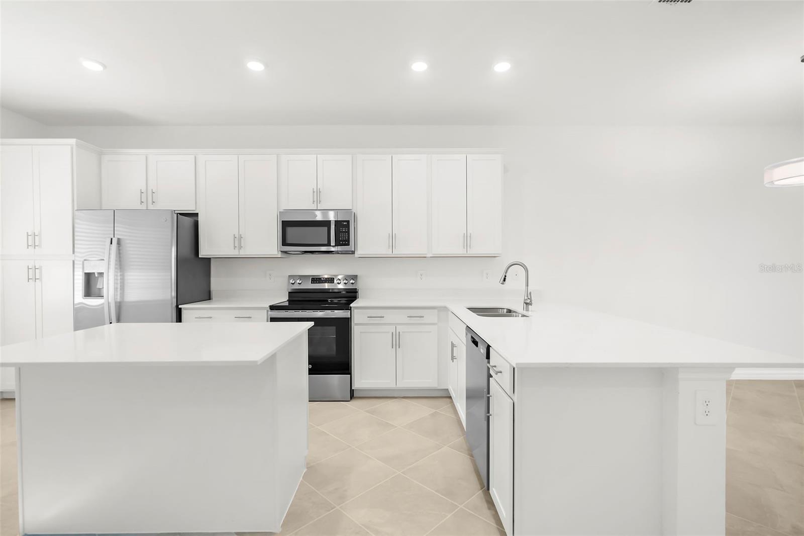 Image 4 of 62 For 17565 Opal Sand Drive 403
