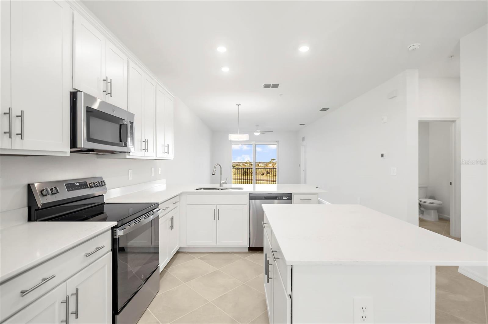 Image 5 of 62 For 17565 Opal Sand Drive 403