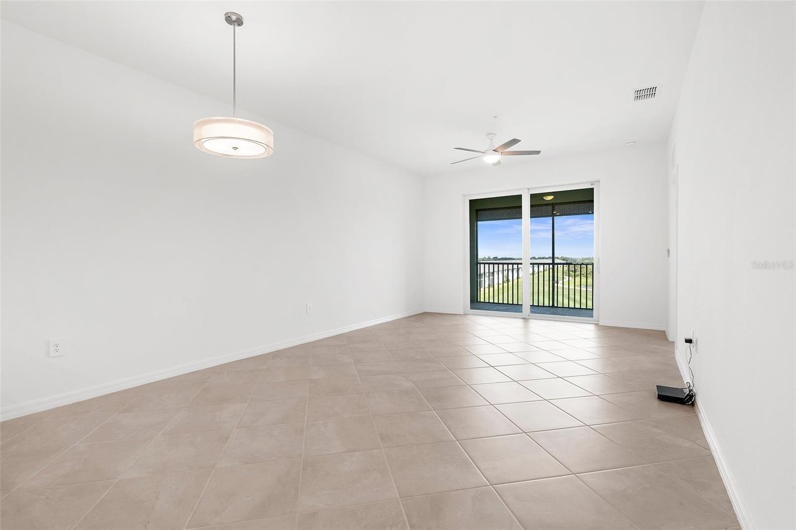 Image 8 of 62 For 17565 Opal Sand Drive 403