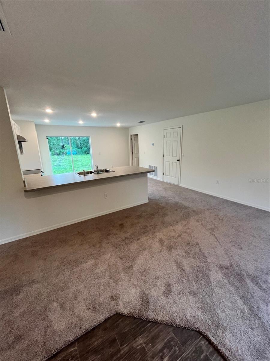 Image 3 of 9 For 10140 Erickson Avenue