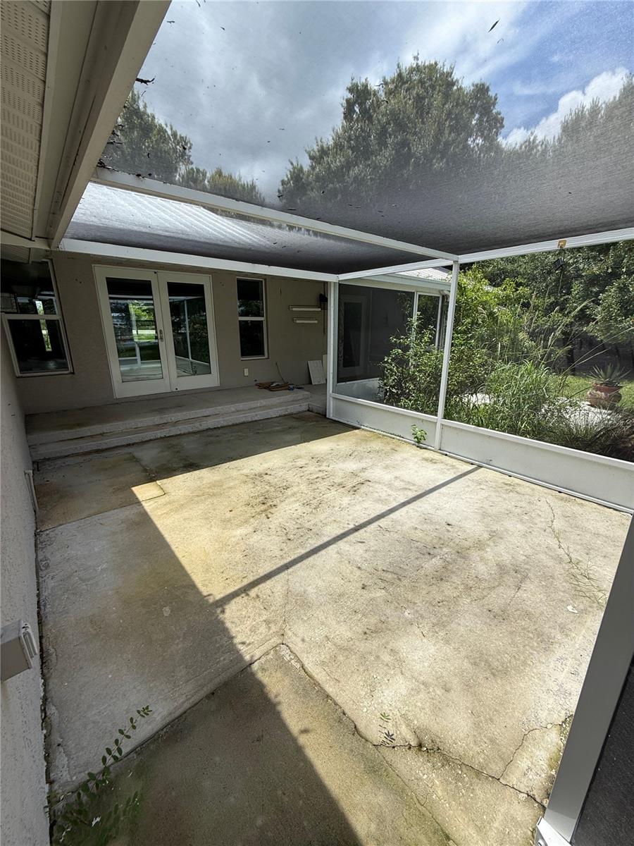 Image 14 of 17 For 8516 Riverside Drive