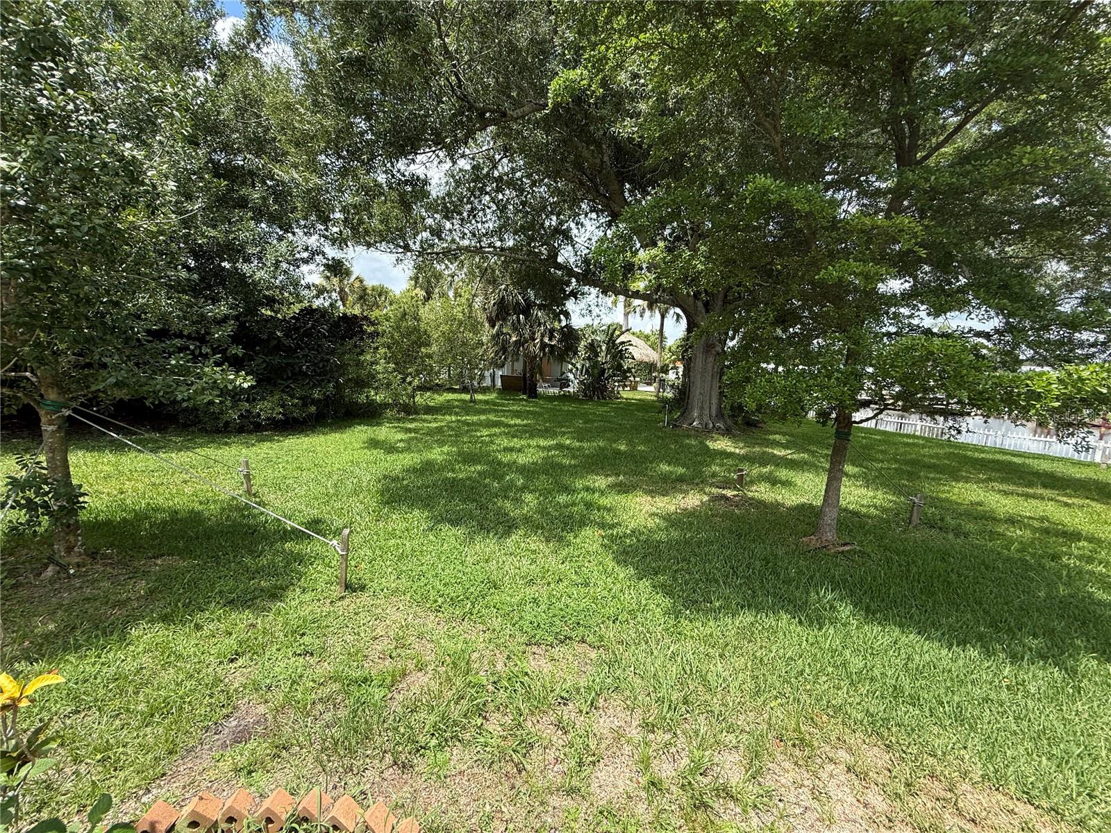 Image 16 of 17 For 8516 Riverside Drive
