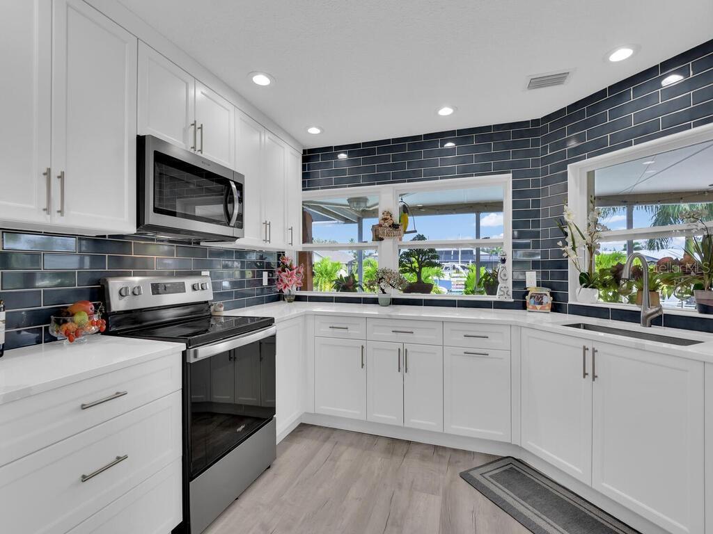 Image 15 of 41 For 6156 Cocos Drive