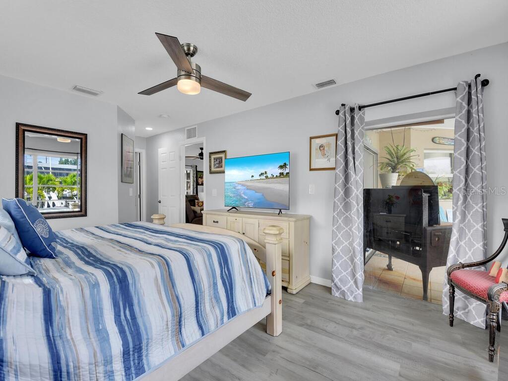 Image 21 of 41 For 6156 Cocos Drive