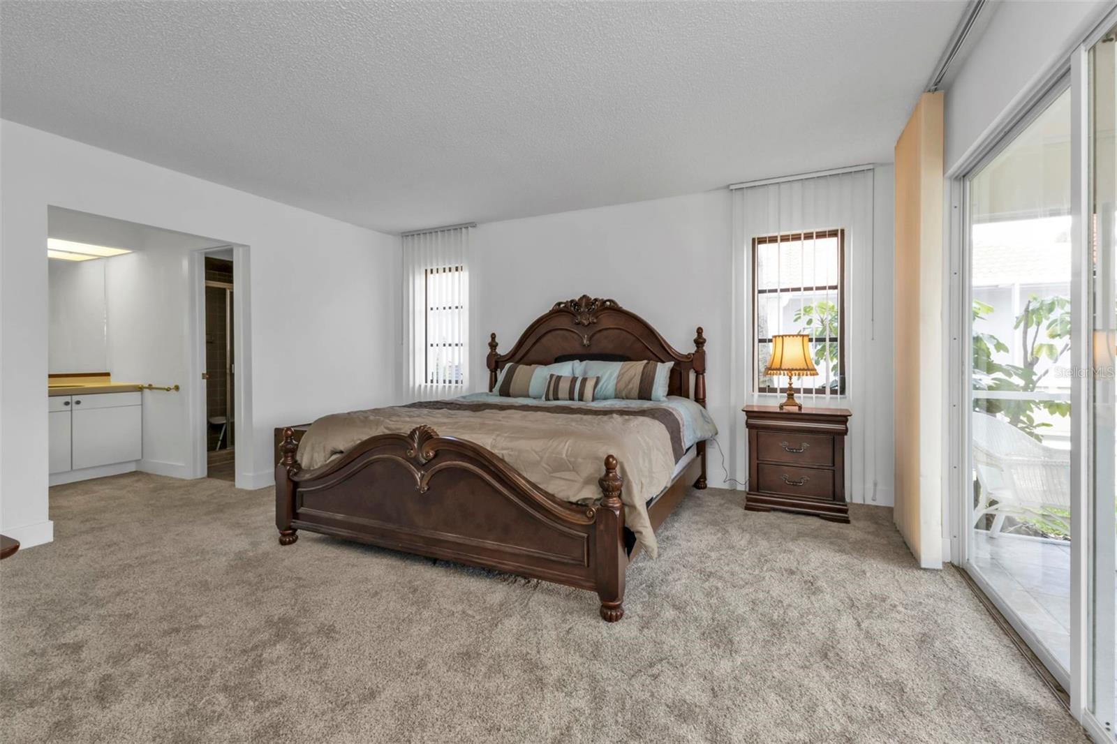 Image 14 of 78 For 16 Tropicana Drive