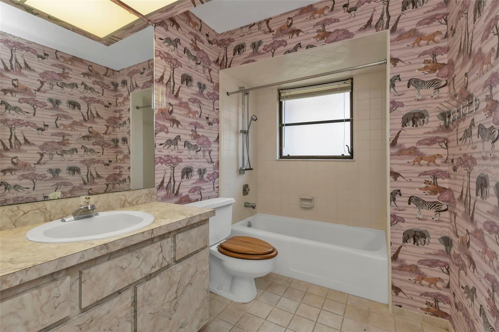 Image 31 of 78 For 16 Tropicana Drive