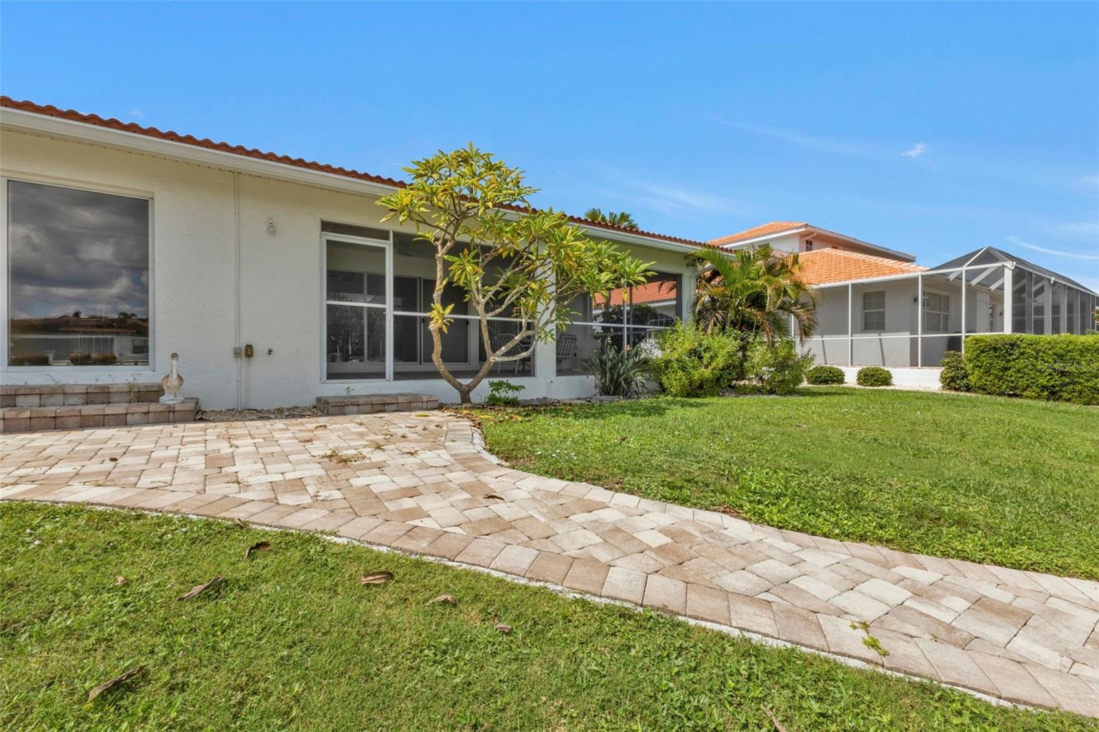 Image 40 of 78 For 16 Tropicana Drive
