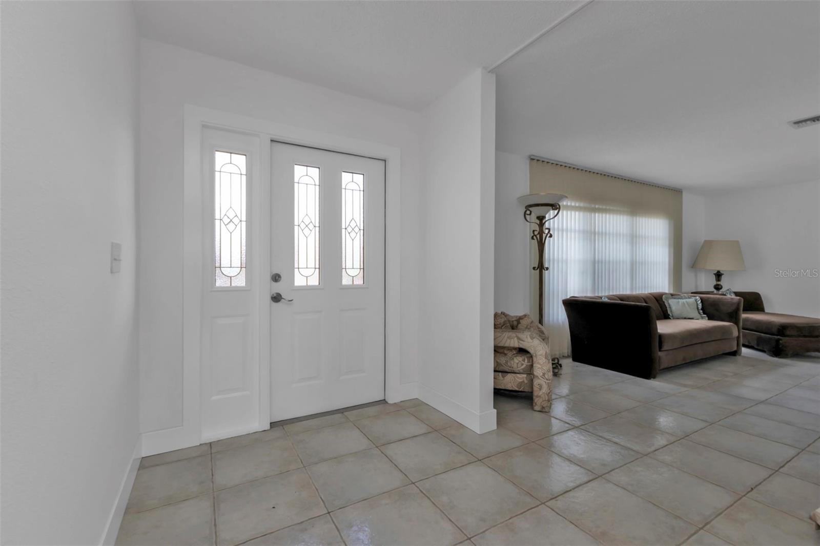 Image 7 of 78 For 16 Tropicana Drive