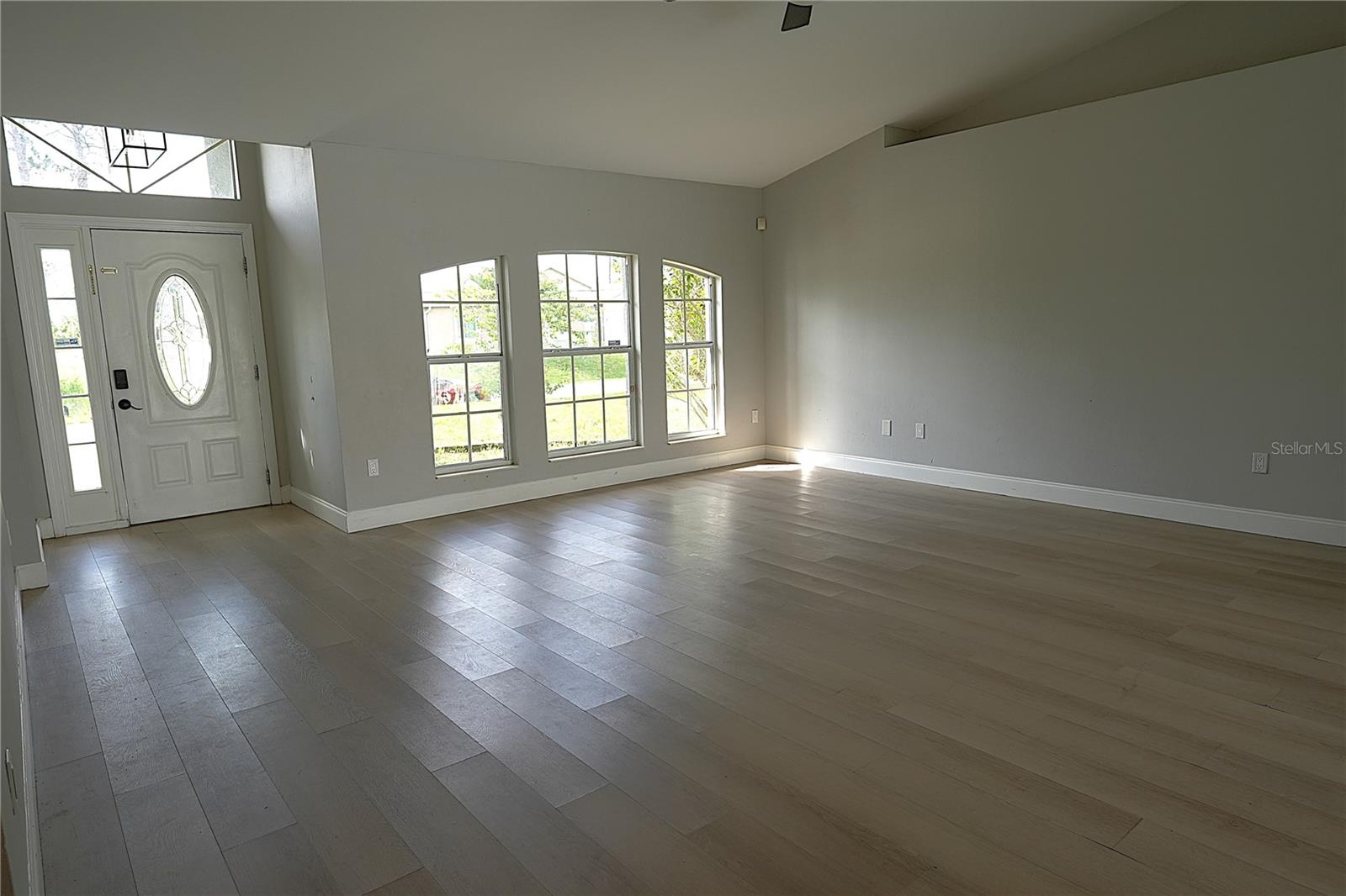 Image 3 of 20 For 5129 Prosch Circle